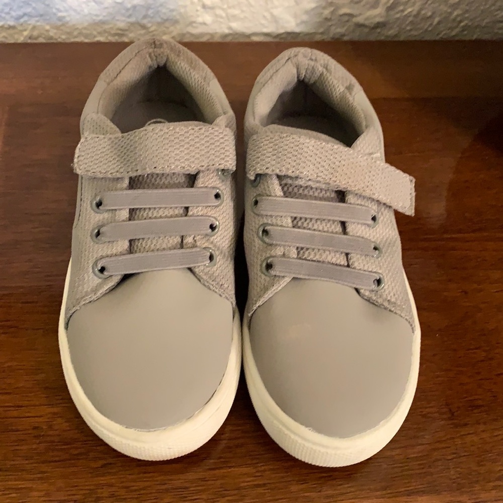 Cat & Jack Boys Sneakers Size 12